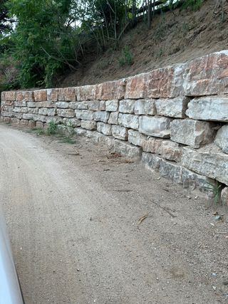 Muro de piedra rústico