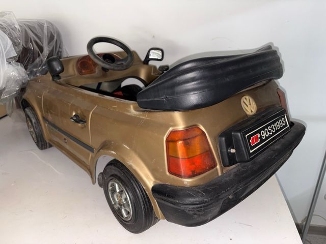 Antiguo Volkswagen Golf cabrio infantil