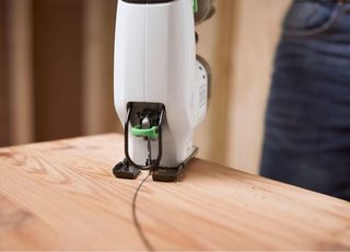 Sierra de calar Black & Decker Reviva 12V
