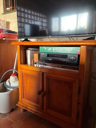 Mueble TV madera marrón