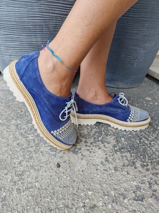 Scarpe Blu di camoscio con Dettagli di perline 