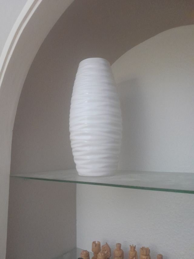 Jarrón cerámico blanco