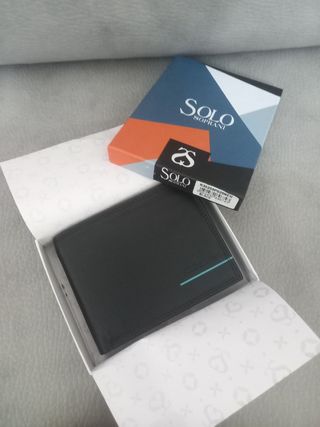 Portafoglio  uomo.Nuovo con scatola Offerta! 