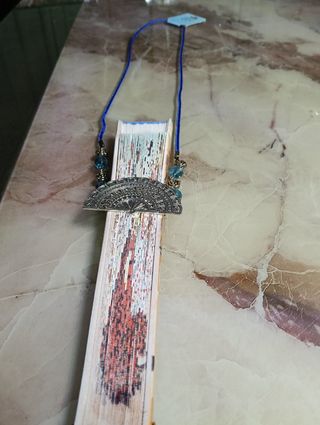 Collar con dije de abanico