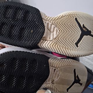 Zapatillas Jordan blancas y negras