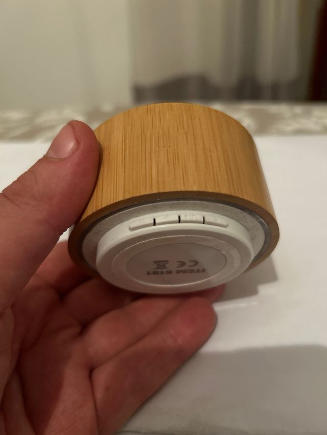 Altavoz KRUK de bambú