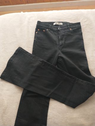 Vaqueros campana Zara negros