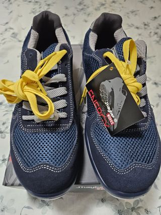 3 pares de zapatos seguridad sin estrenar 50€