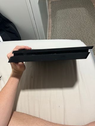PS4 Slim (PlayStation 4) negra