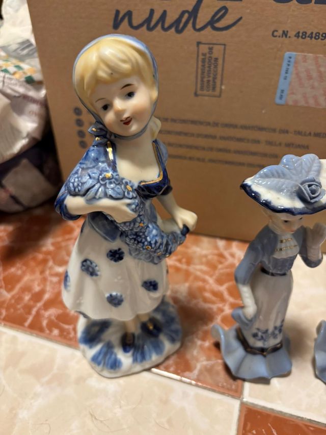 Figuras porcelana azul | 4 piezas