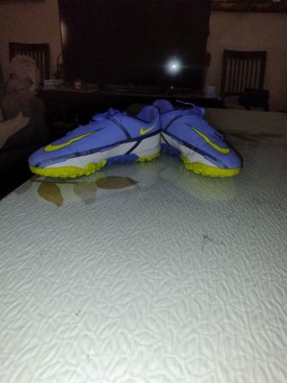 Botines Nike Phantom - Fútbol