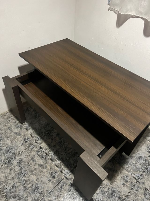 Mesa plegable de madera marrón