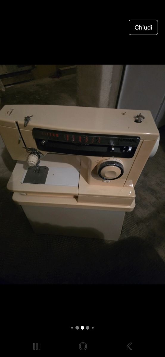 Macchina da cucire elettrica vintage