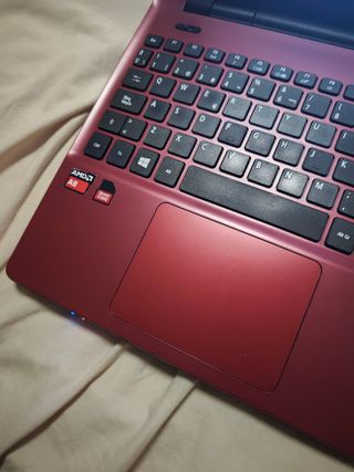 Portátil Acer Aspire Rojo - AMD A8 8GB RAM