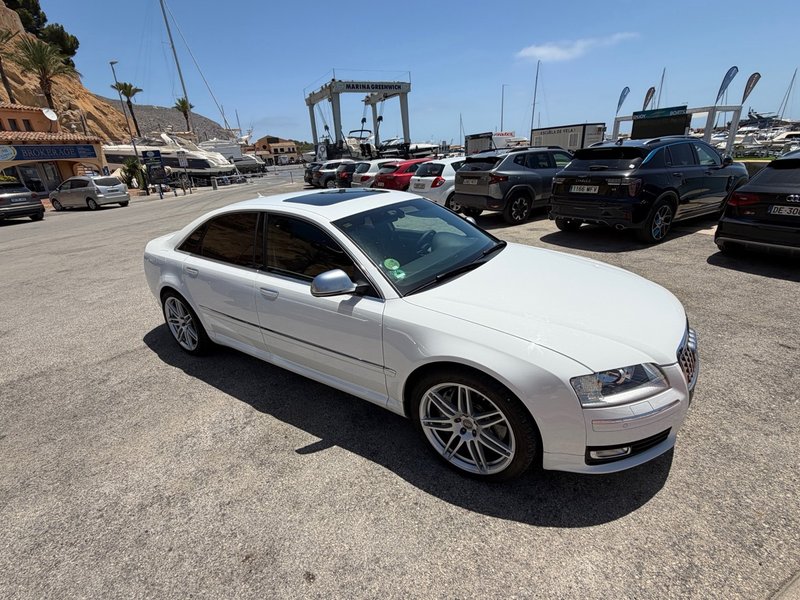 Audi S8 Individual - foto 1