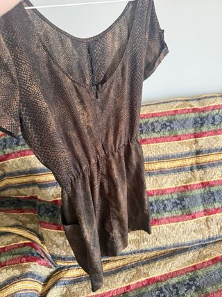 Vestido marrón estampado serpiente