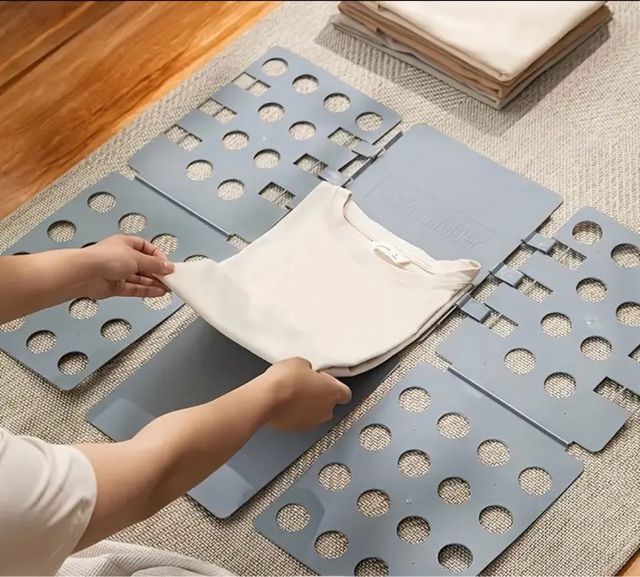 Plegadora ropa gris - plástico