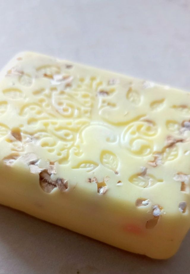 Jabón artesanal avena, hecho a mano de glicerina