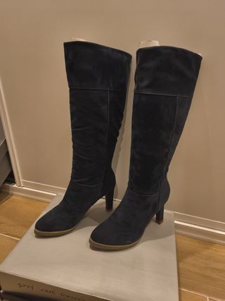 Botas ante azul - tacón