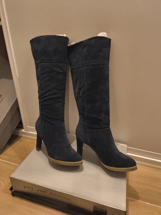 Botas ante azul - tacón