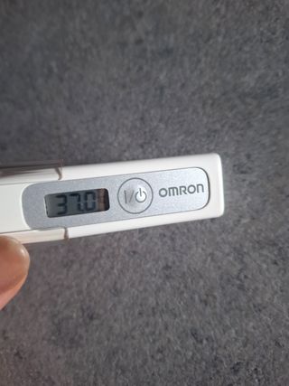 2 Termometri digitali Omron +Medical