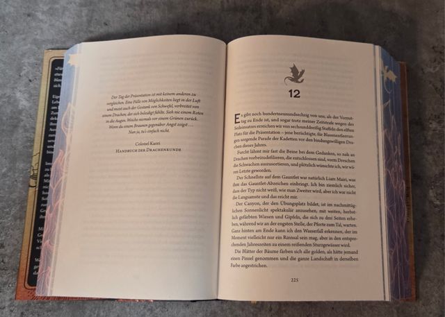 Fourth Wing – Flammengeküsst: Deluxe-Ausgabe mi...