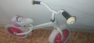 Bicicleta Hello Kitty niña