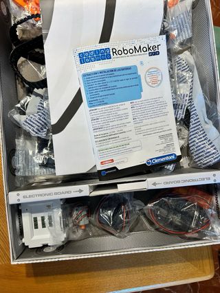 RoboMaker Pro Clementoni: Robot Educativo