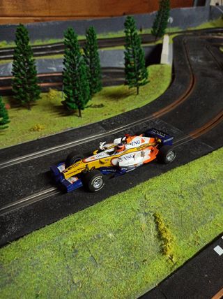 Scalextric Renault F1 coche