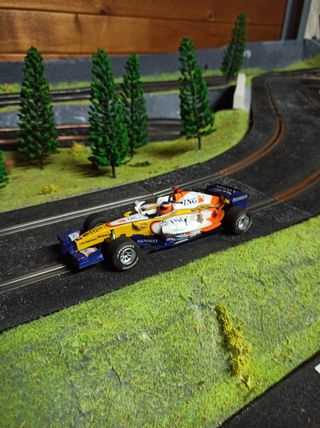 Scalextric Renault F1 coche
