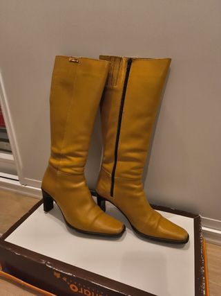 Botas altas Mustang amarillas