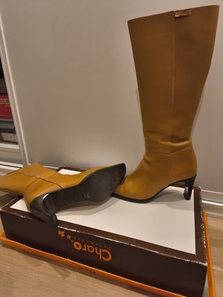 Botas altas Mustang amarillas
