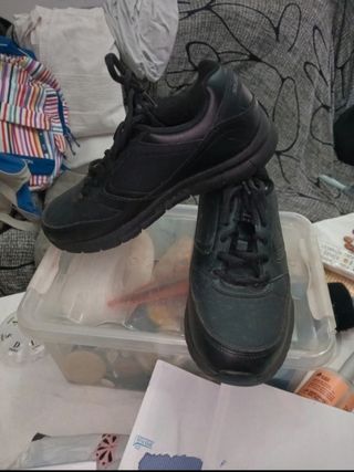 Botines negros Skechers