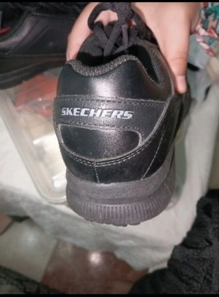 Botines negros Skechers