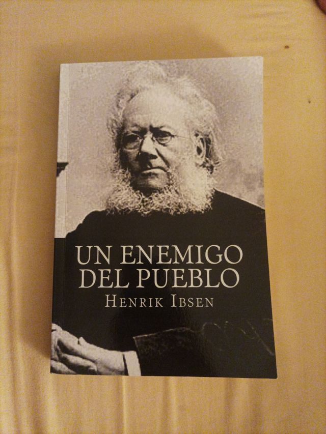 Un enemigo del pueblo (Spanish Edition)