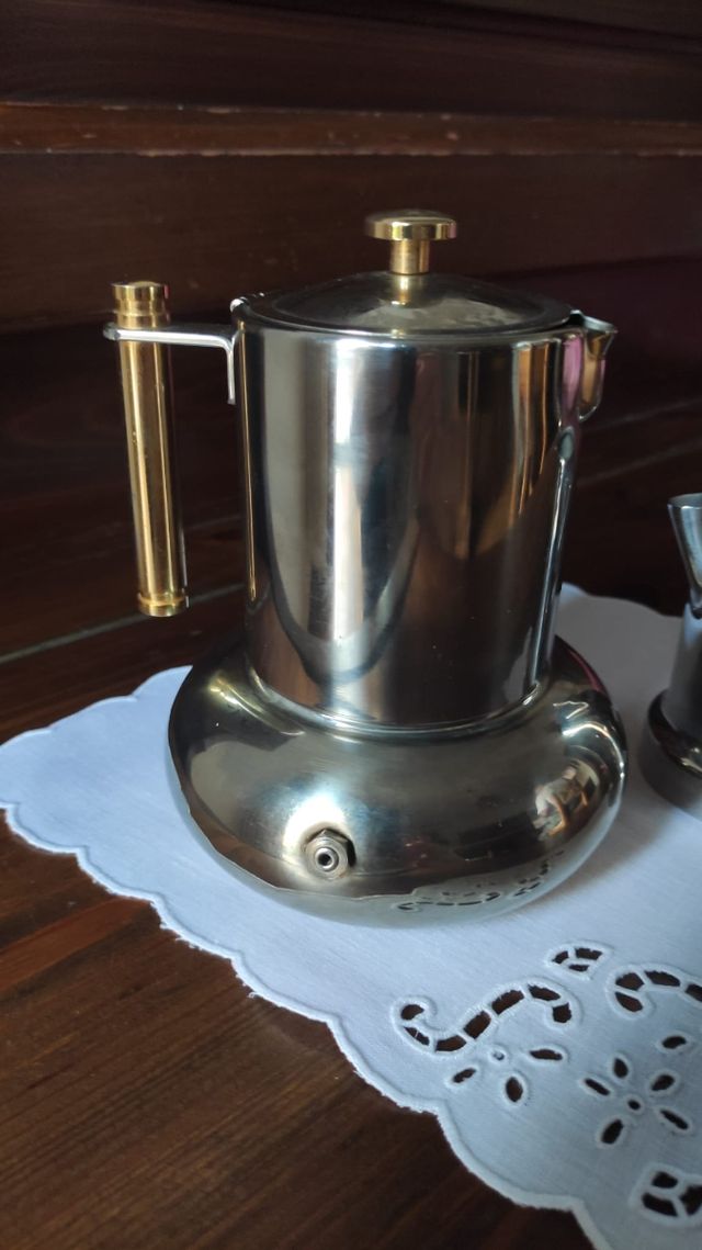 Set caffettiera e bolli latte Lavazza