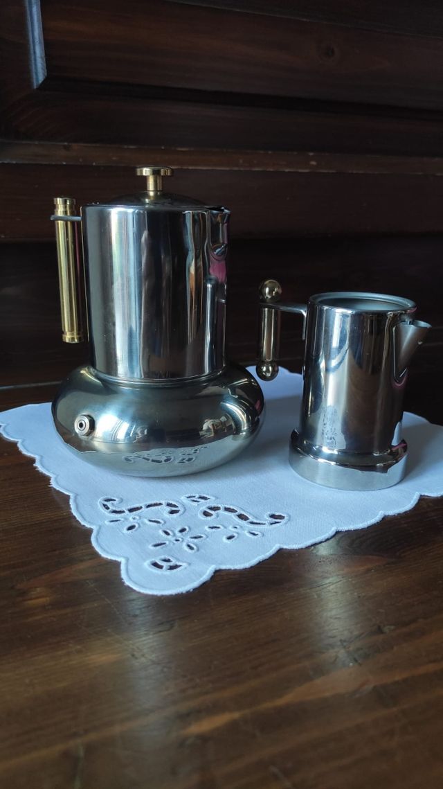 Set caffettiera e bolli latte Lavazza