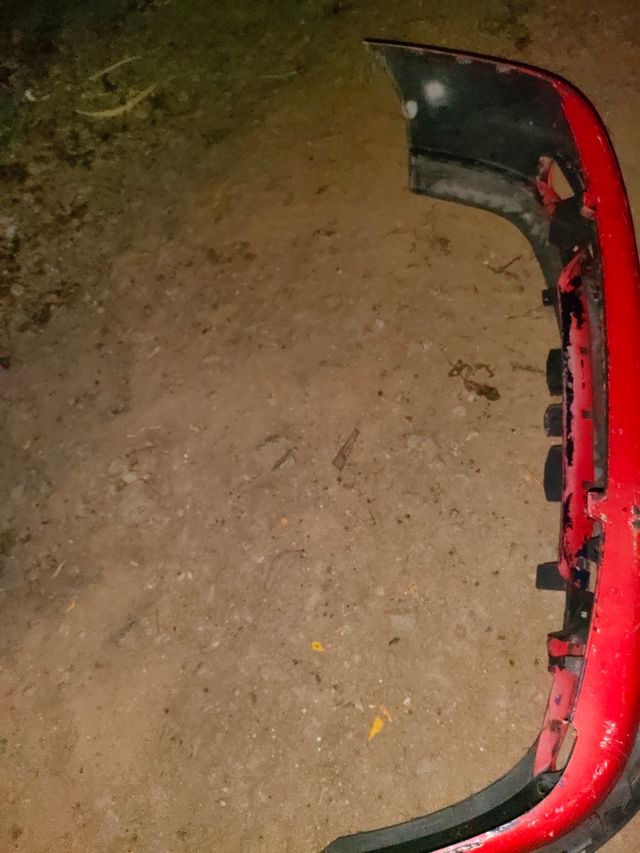 Paragolpes Seat Ibiza delantero rojo