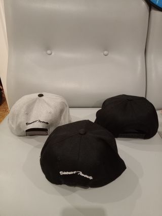 Gorras N°86 Brooklyn - Gris y Negra