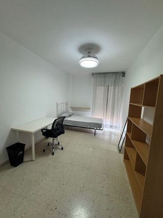 Habitación amueblada Bami