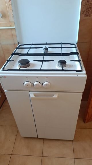 Cocina de gas o butano Lynx con 3 fuegos