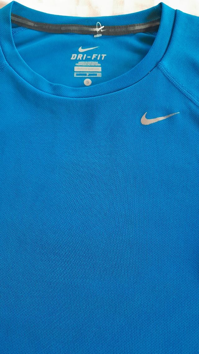 Camiseta Nike Dri-FIT S azul