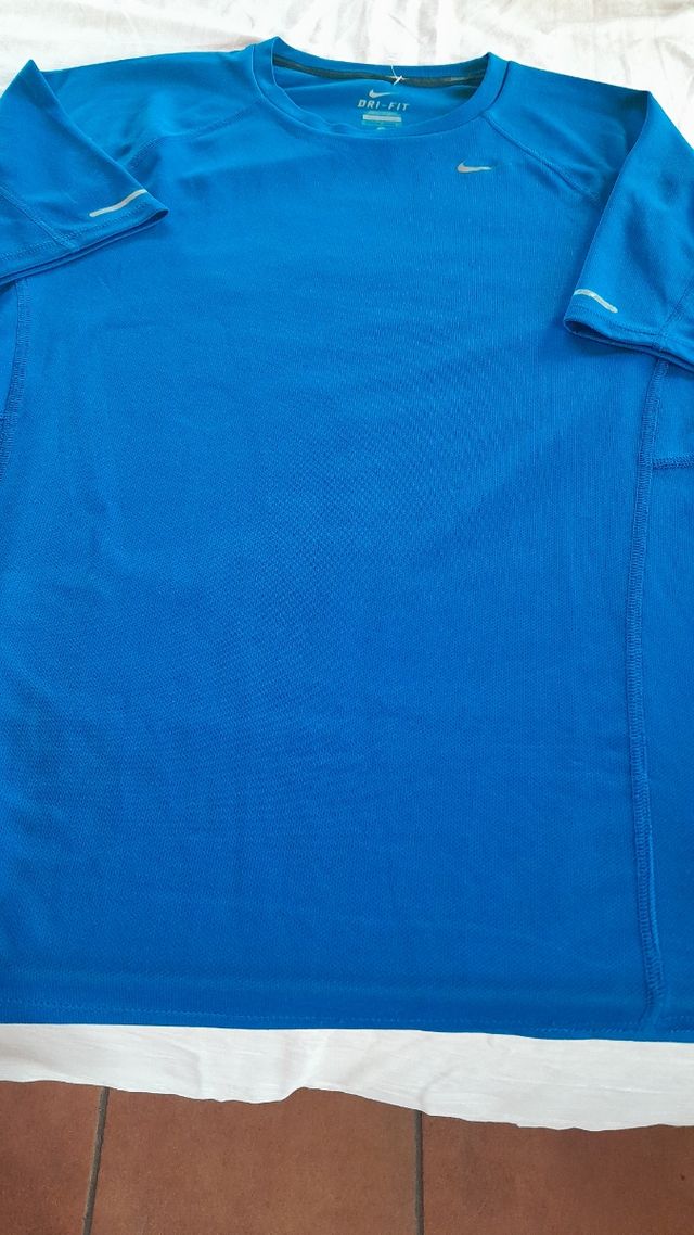 Camiseta Nike Dri-FIT S azul