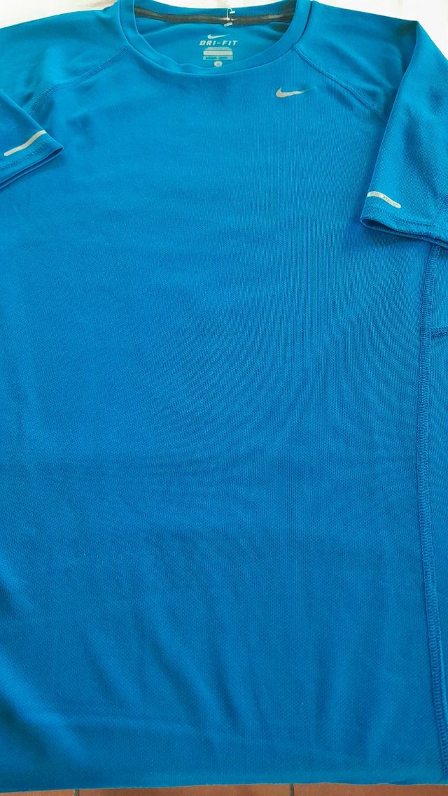Camiseta Nike Dri-FIT S azul