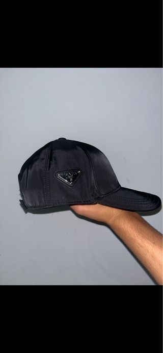 Gorra Prada negra