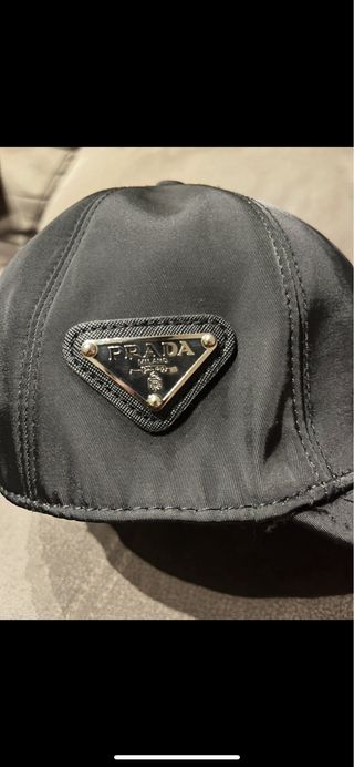 Gorra Prada negra