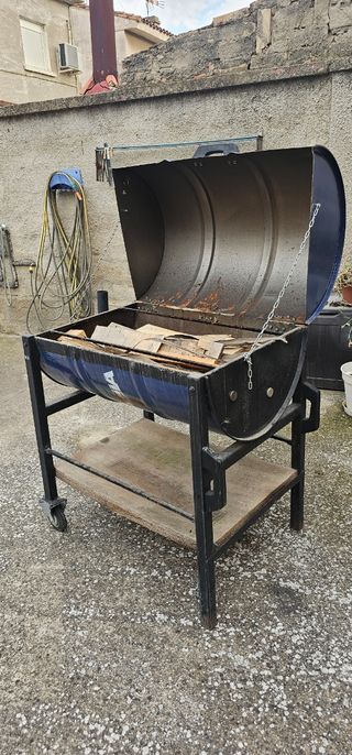 Barbacoa bidón metal negro