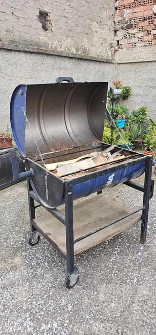 Barbacoa bidón metal negro