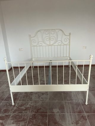 Cama Ikea blanca metal
