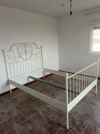 Cama Ikea blanca metal